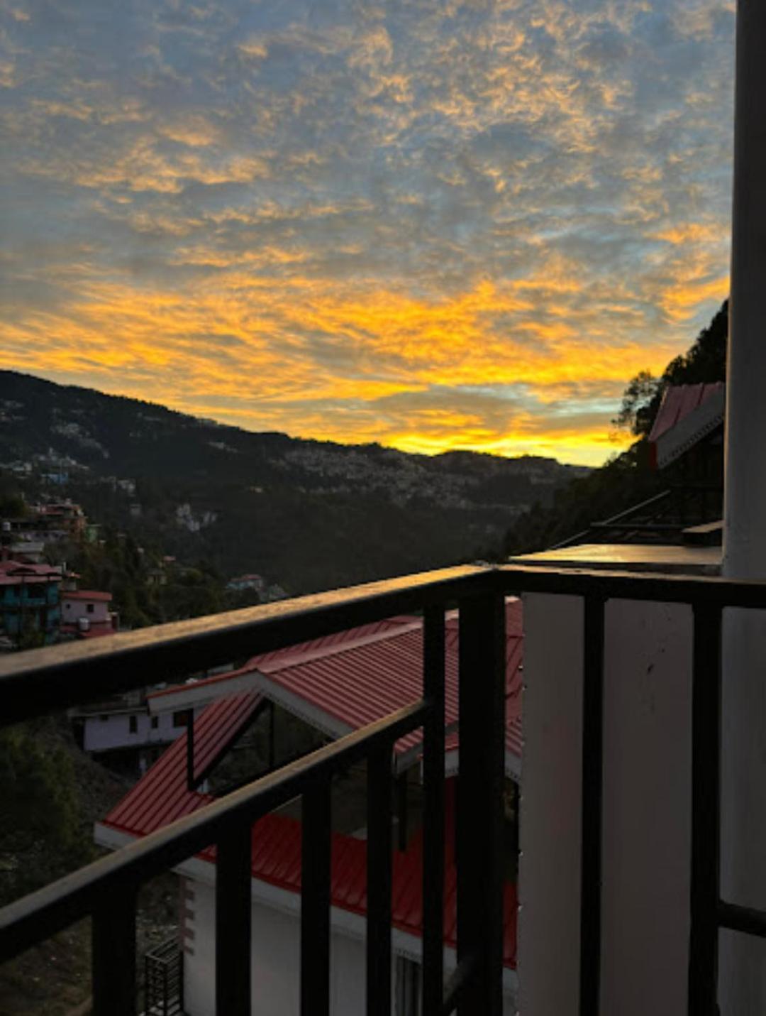 The Moonlight Stay - Shimla Esterno foto